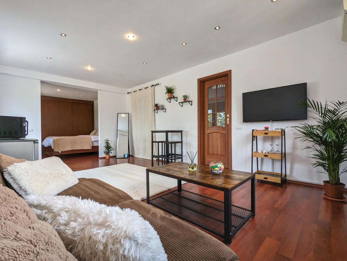 בוקרשט Horizon View Villa - Lakefront Terrace Suite מראה חיצוני תמונה